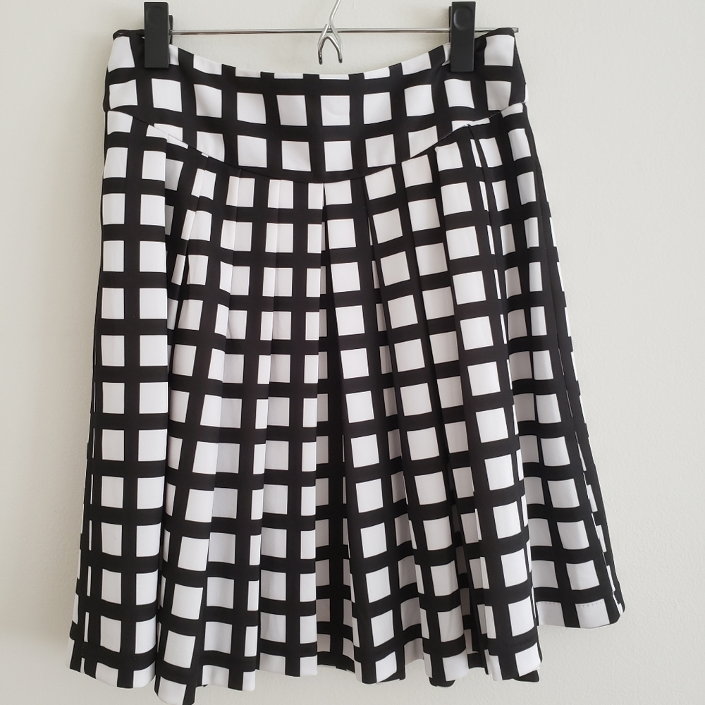 Skirt black white checkered waist 30"